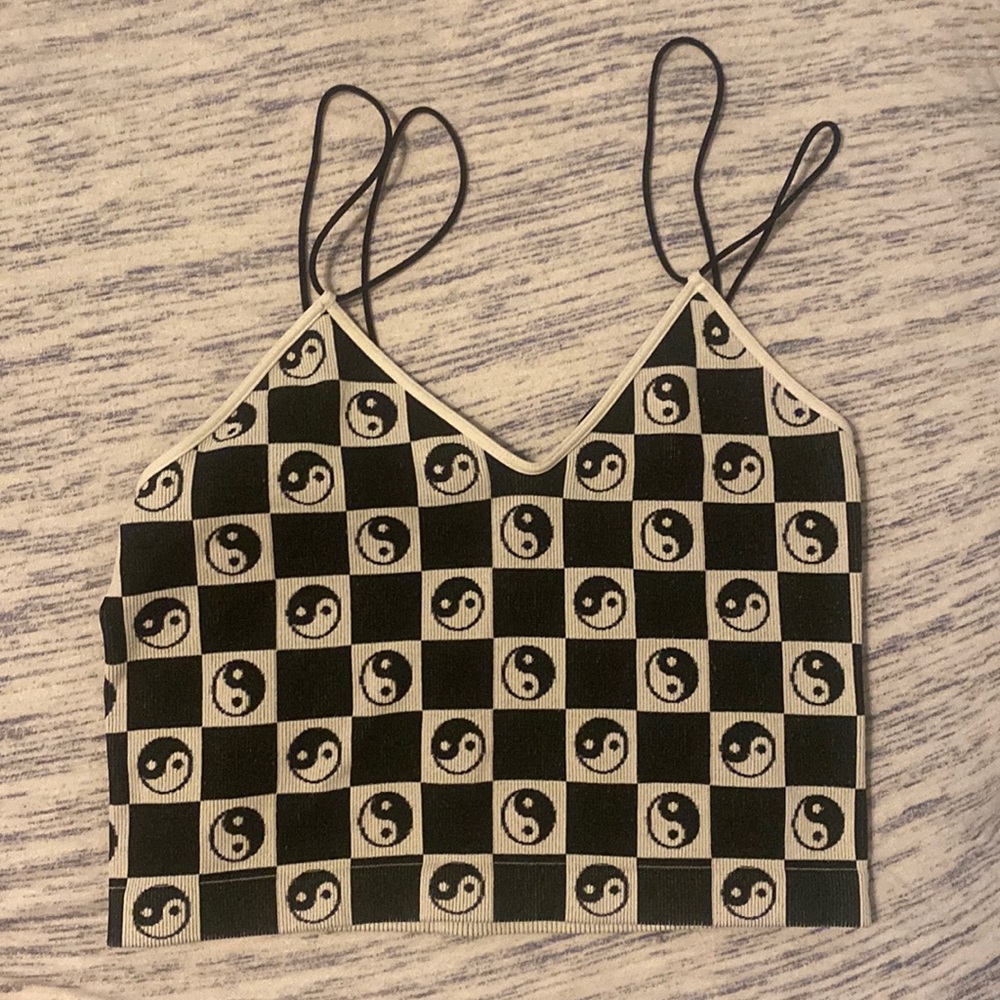 Pacsun yin yang crop top